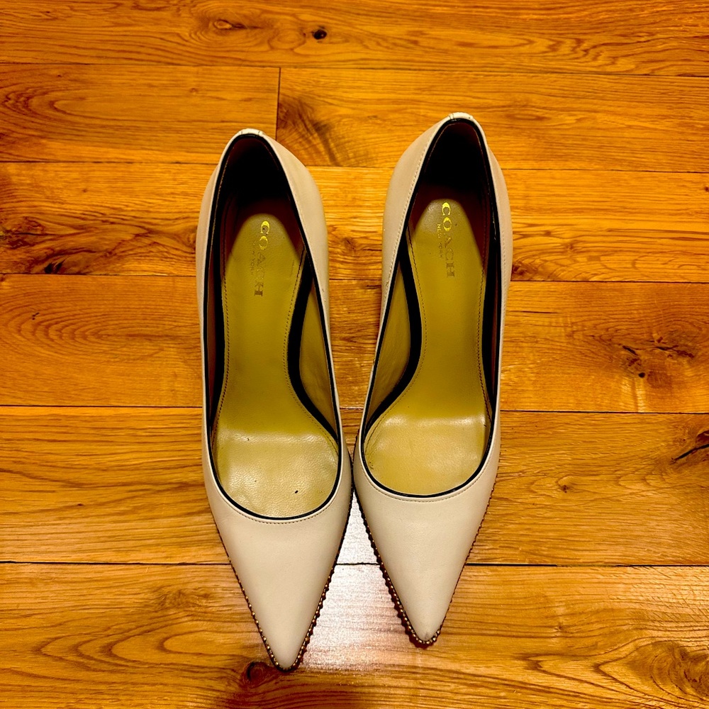 Coach point toe pumps